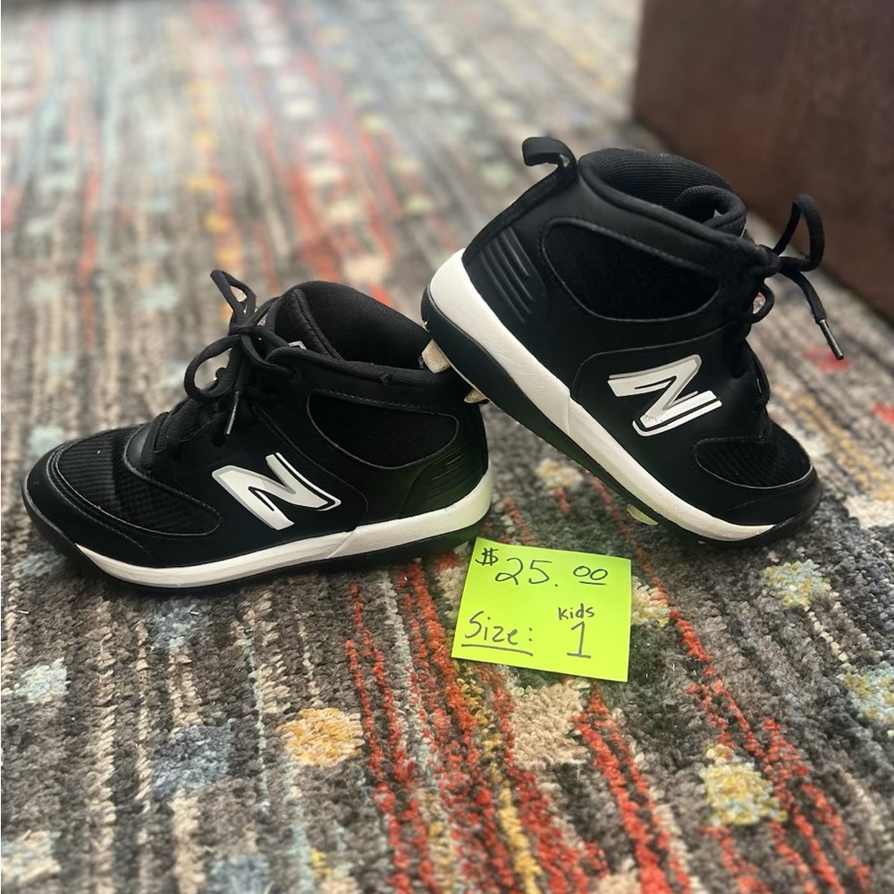 New Balance Cleats Size 1 Boys - Excellent Condition!